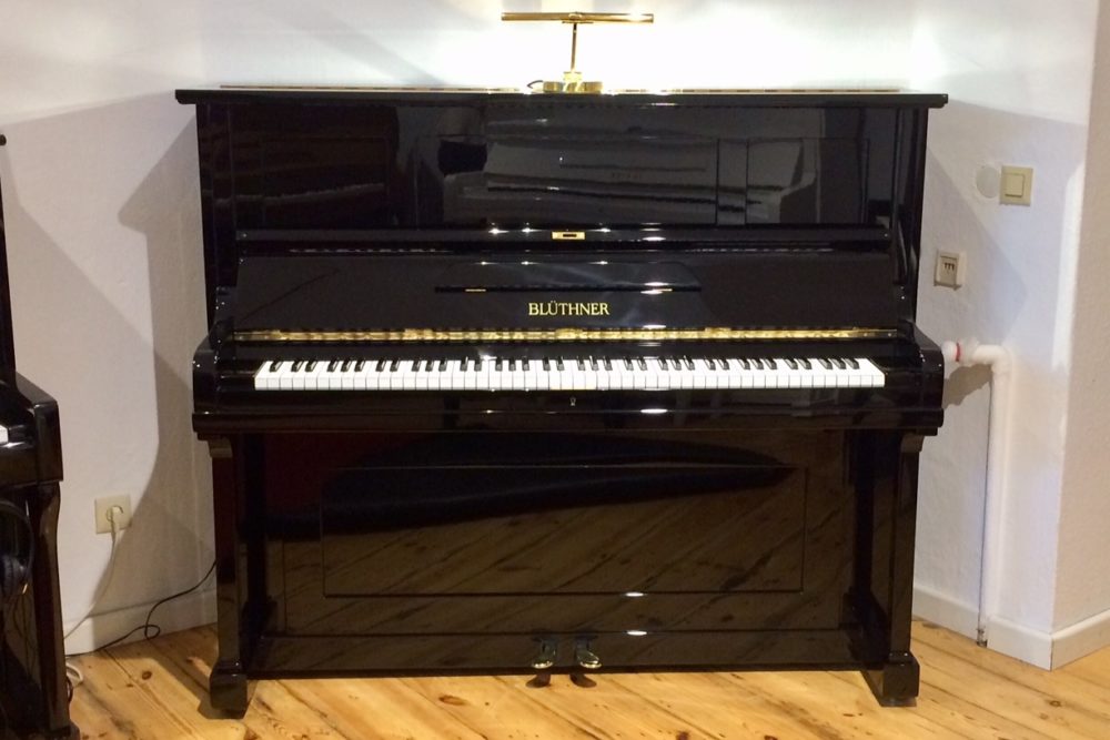 Blüther Klavier Modell B 132