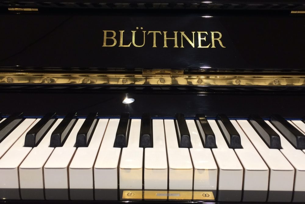 Blüthner Klavier Elfenbeintastatur