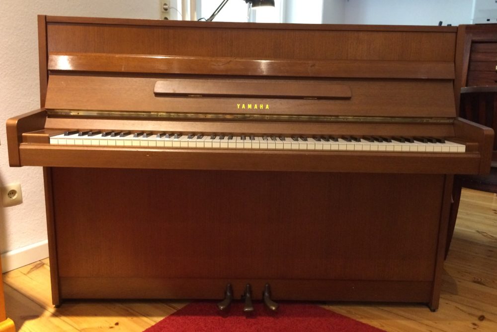 Yamaha Klavier Mod. 104