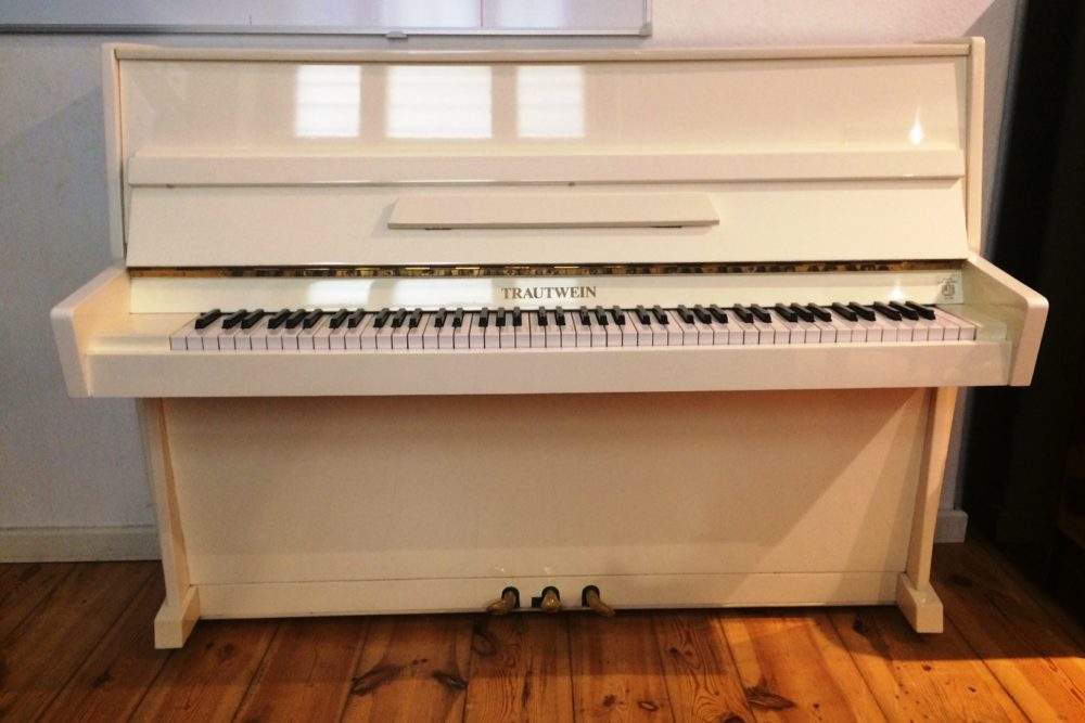 Trautwein Klavier weiß