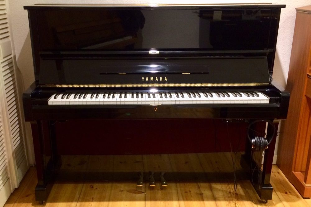 Yamaha U1 Klavier m. Adsilent