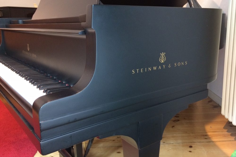 Steinway Flügel Modell B 211