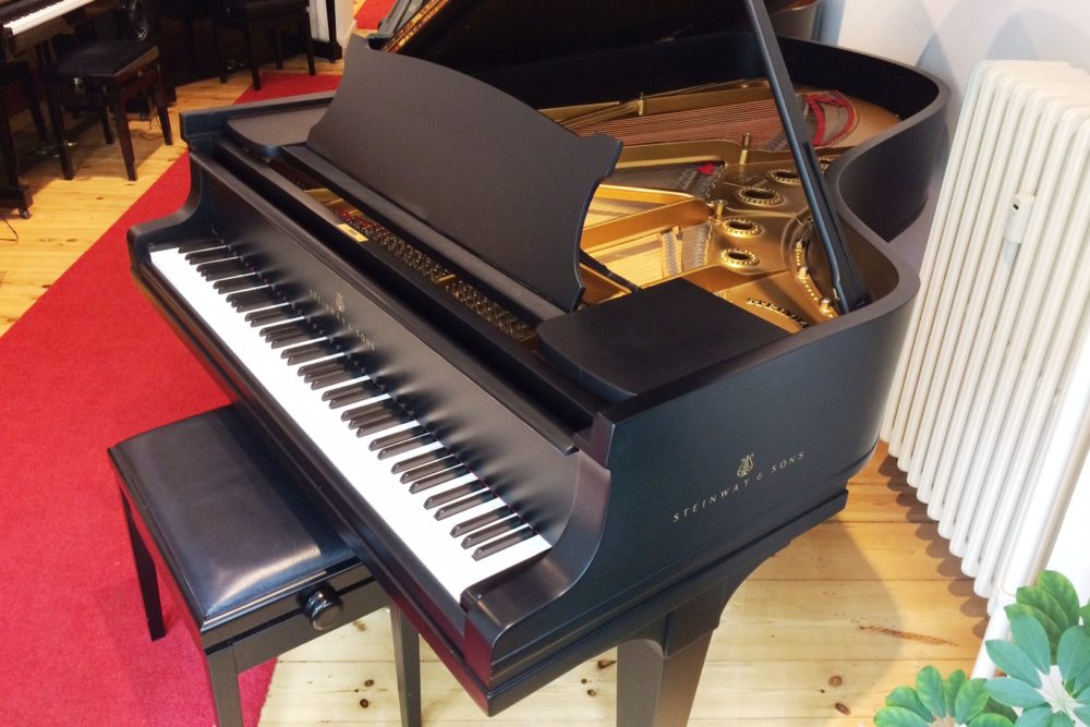 Steinway & Sons Flügel Modell B211