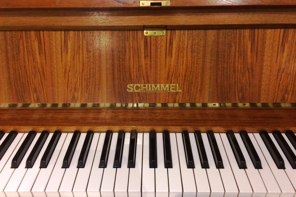 Schimmel Piano Modell 8