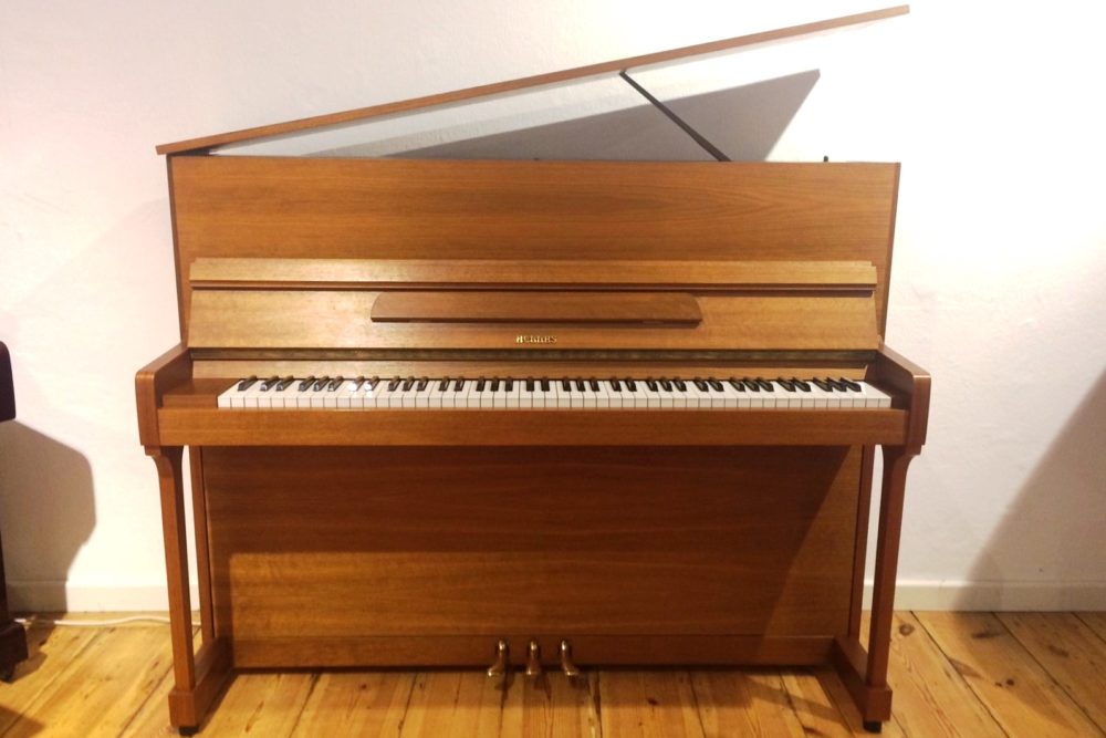 Hellas Piano Modell 115