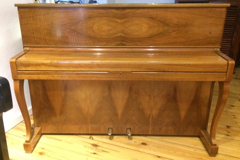 Schimmel Piano Mod. 108N