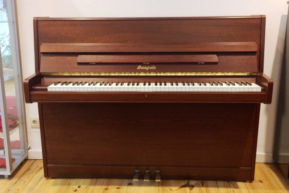 Haegele Klavier Mod. 112