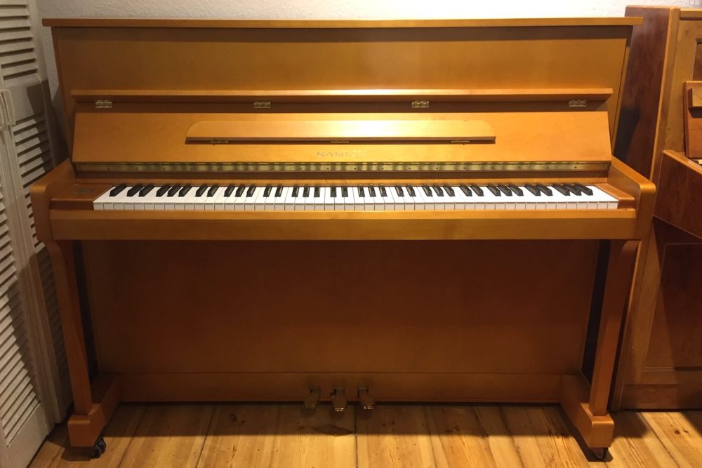 Samick Klavier, JS 115