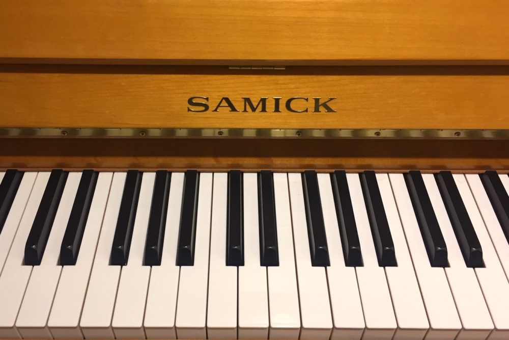 Samick Klavier Tasten