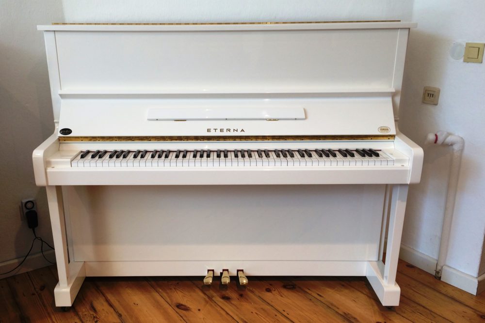 Eterna Klavier by Yamaha