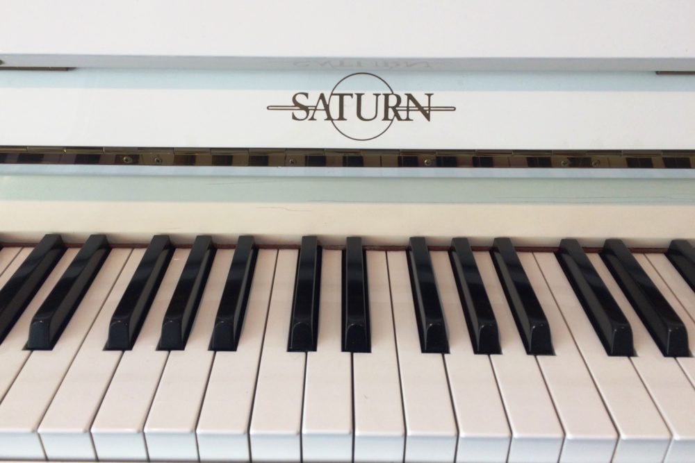 Saturn Klavier Tasten