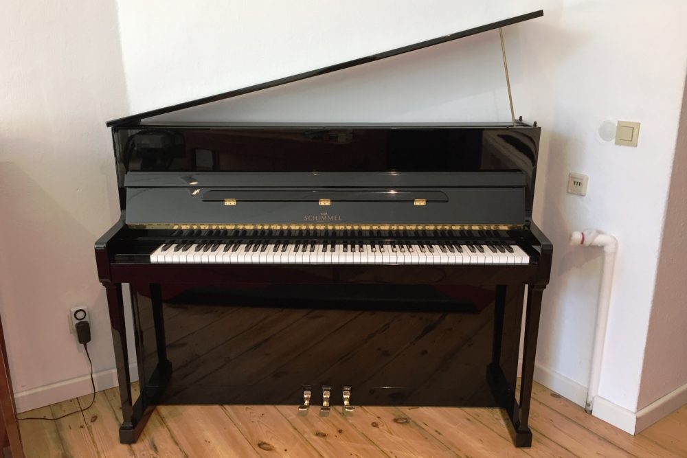 Schimmel Piano Modell 114 T schwarz