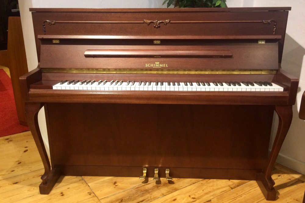 Schimmel Piano 112