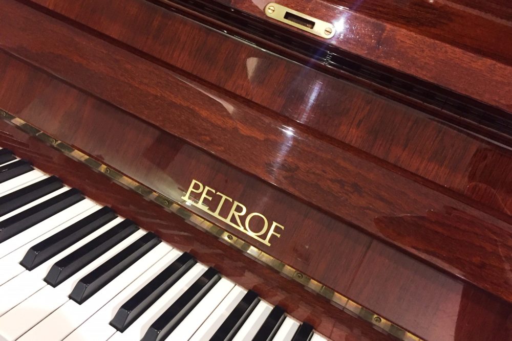 Petrof Piano P 118