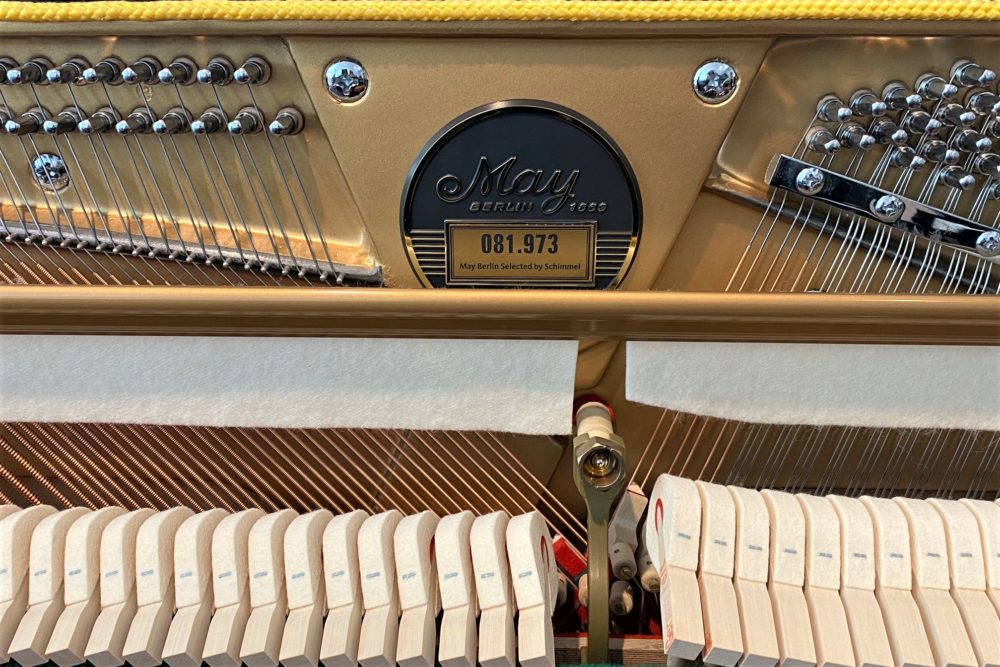 May Berlin by Schimmel, Modell 121 Tradition | Pianohaus Stieler