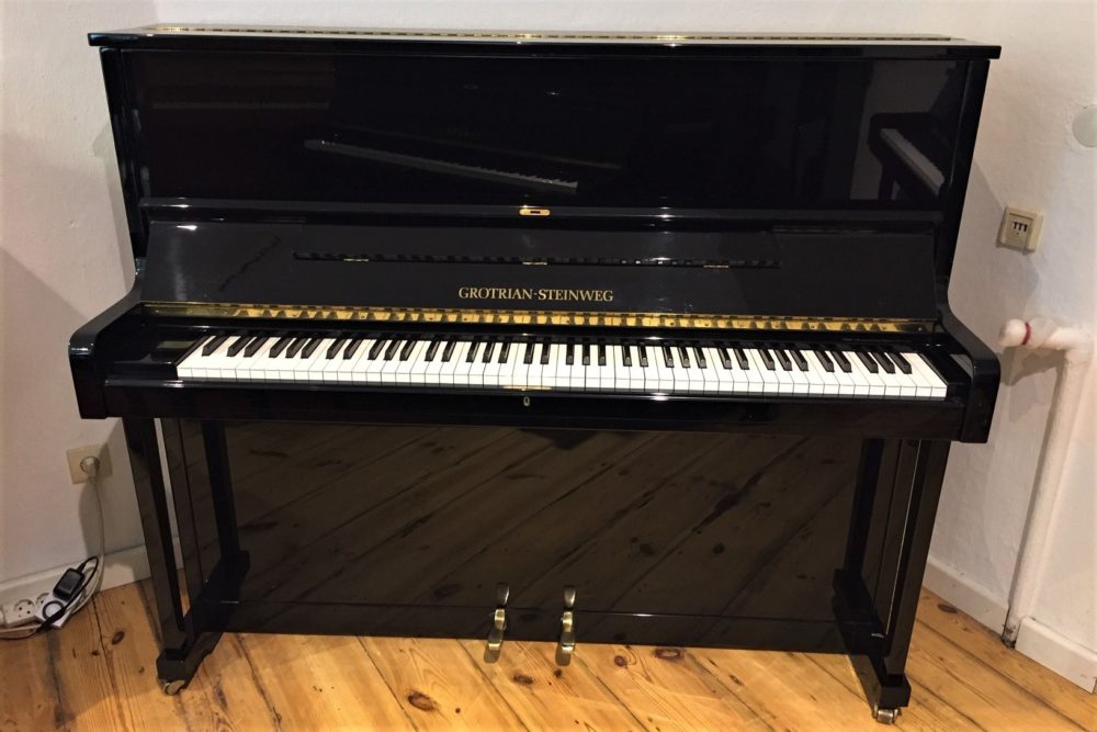 Grotrian-Steinweg-Klavier-122-V