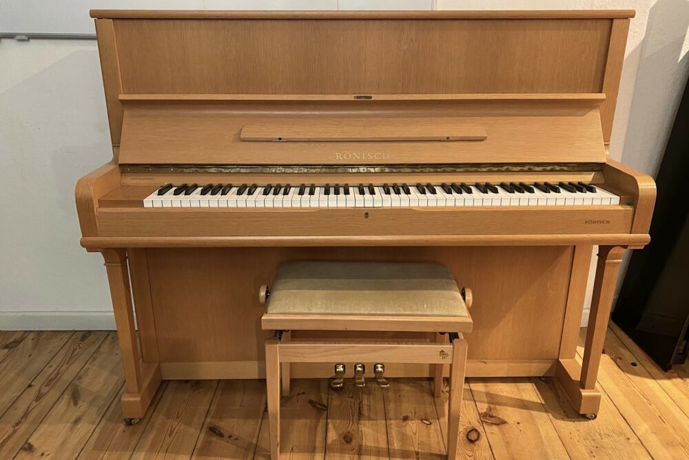 Rönisch-Klavier-Mod.121