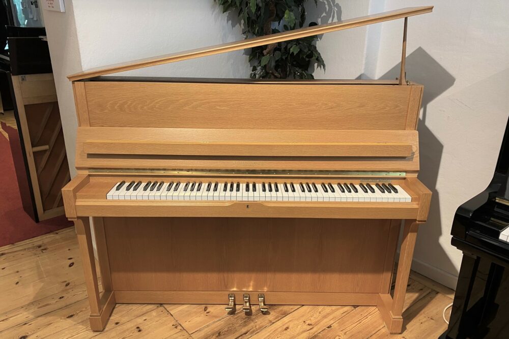 Schimmel-Klavier-Modell-118T