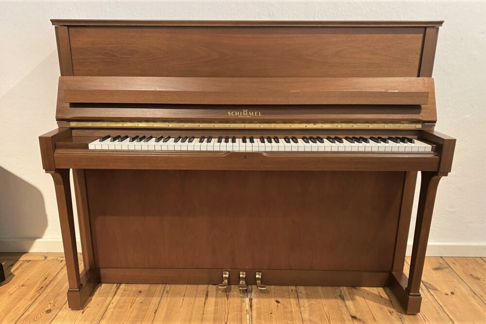 Schimmel-Klavier-Modell-118T