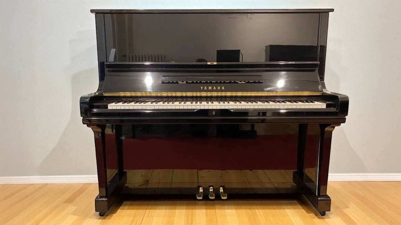 Yamaha-U3-Klavier-Header