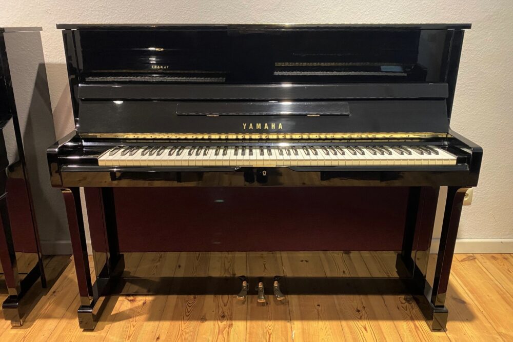 Yamaha-Klavier-SU-118-C