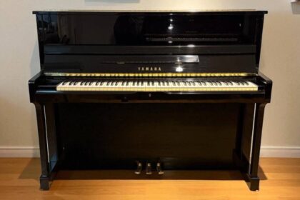 Gebrauchtes Yamaha Klavier der Spitzenklasse, SU-118C