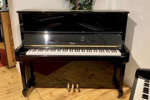 Boston-Klavier-UP125-by-Steinway-&-Sons