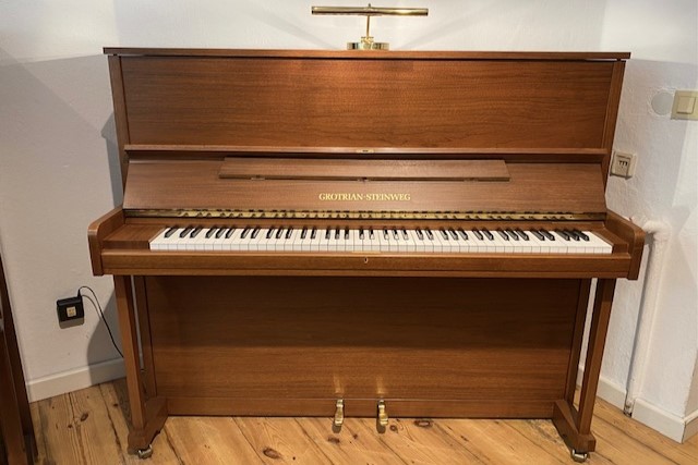 Grotrian-Steinweg-Klavier-Modell-122