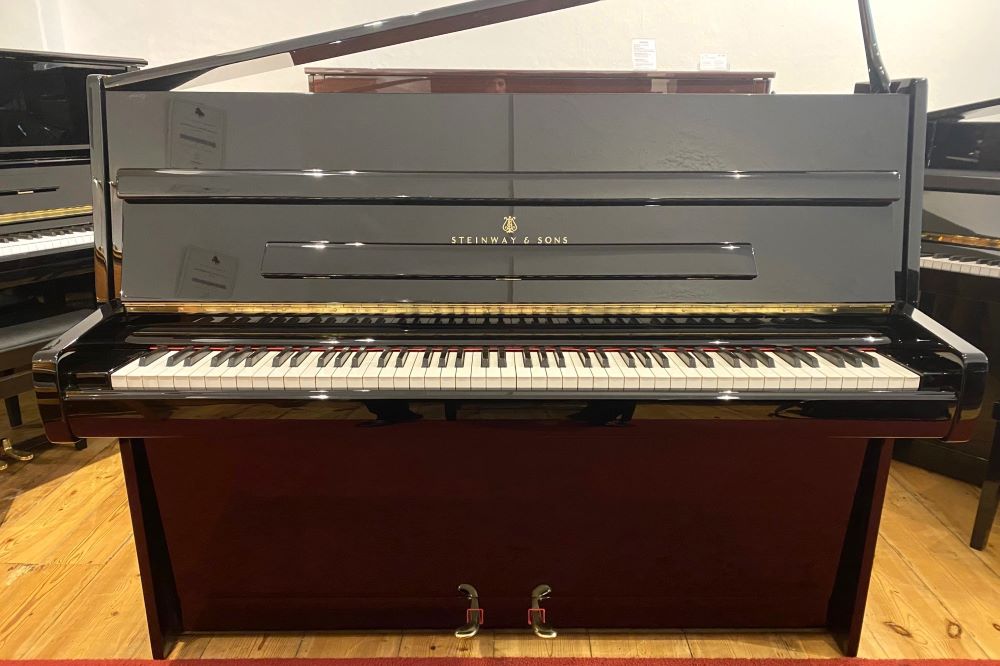 Steinway-&-Sons-Klavier-Z-114