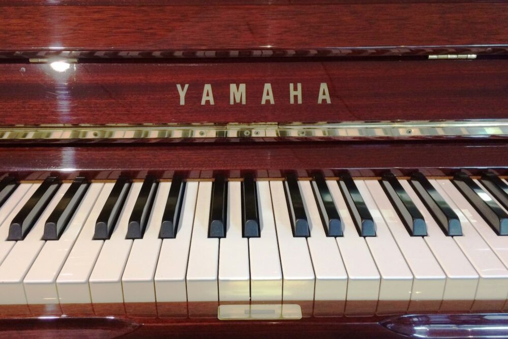 Yamaha-U1-Klaviertastatur