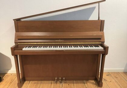 Gebrauchtes Schimmel Klavier 118T in Nussbaum