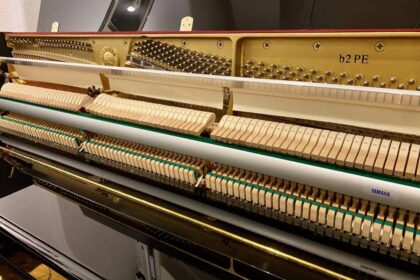 Yamaha B2 Piano Mechanik black polished