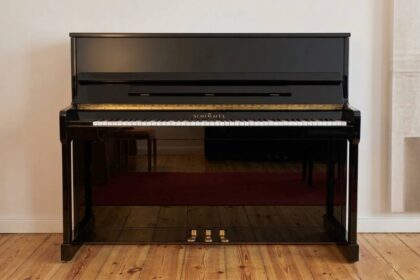 Gebrauchtes-Schimmel-Klavier-116-S-Schwarz-Hochglanz
