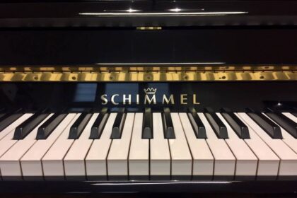 Schimmel Klaviertastatur 116S Schwarz Hochglanz