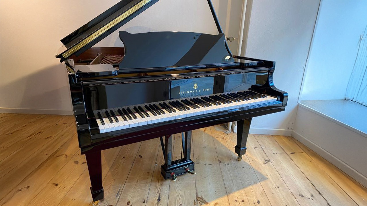 Steinway-Sons-Fluegel-gebraucht-O-180-Schwarz-Hochglanz-16-9