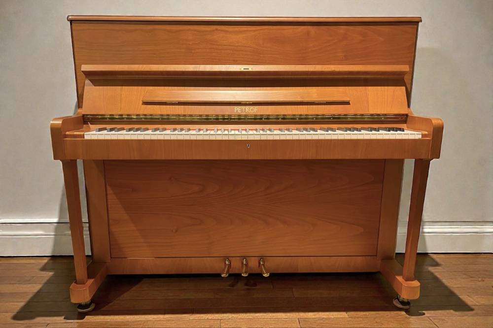 Petrof Klavier 118 Kirschholz