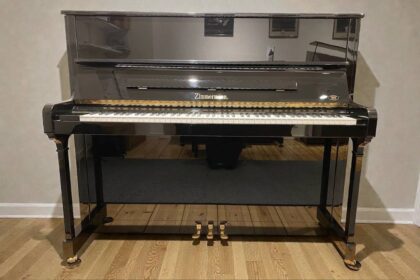 Zimmermann Klavier Z-125 Schwarz-Hochglanz-gebraucht