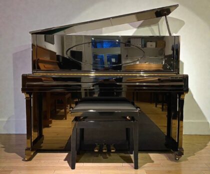 Young-Chang-Piano-E-118-Schwarz-Hochglanz