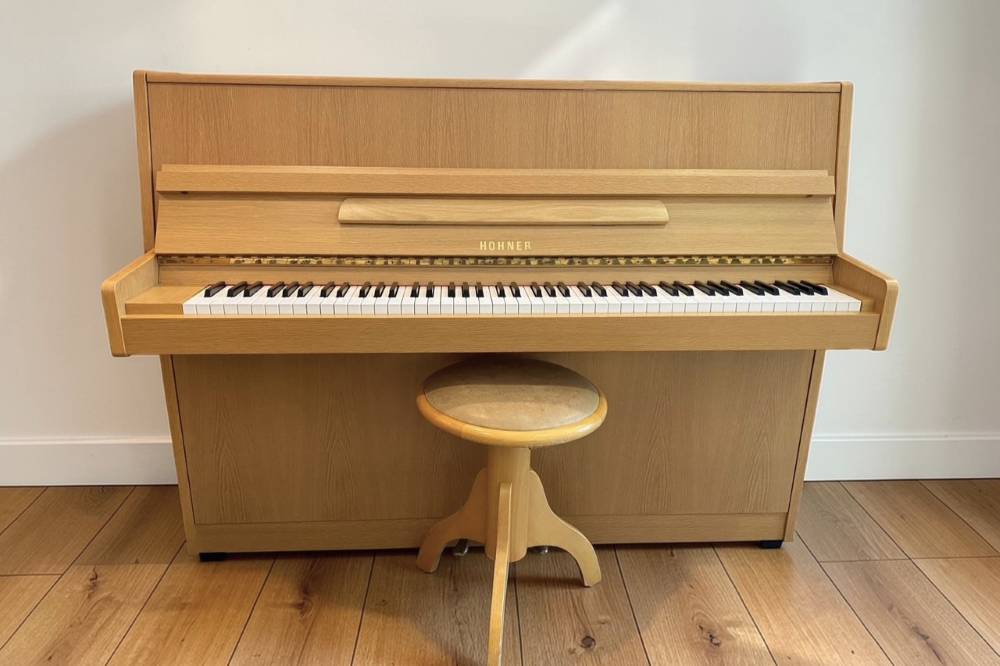 Hohner-Klavier-108-Eiche-Natur