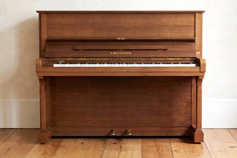 C-Bechstein-Klavier-gebraucht-Concert-11-Nussbaum-satiniert