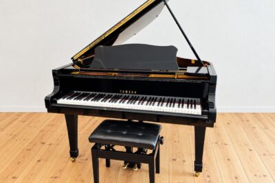 Gebrauchter-Yamaha-C3-Flügel, Schwarz-Hochglanz-Pianohaus-Stieler