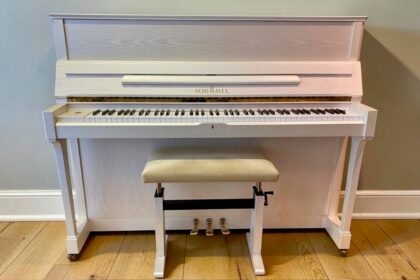 Klavier weiß kaufen, Schimmel C 121 T seidenmatt
