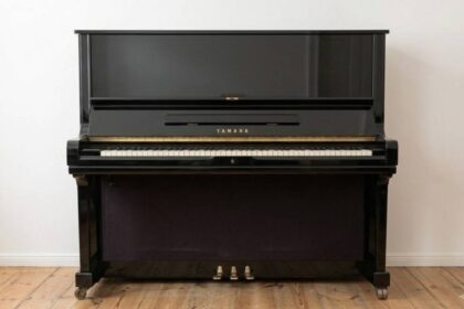 Yamaha-U3-gebraucht-Berlin-Sostenuto